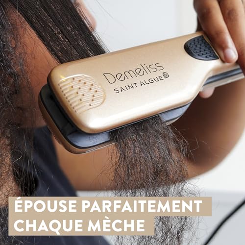 Demeliss - Saint Algue - TITANIUM, Lisseur Vapeur Plaques - Maxi-Réservoir Intégré 40ml - Peigne Latéral Amovible - Lissage Extrême et Protection des Cheveux - Doré/Champagne